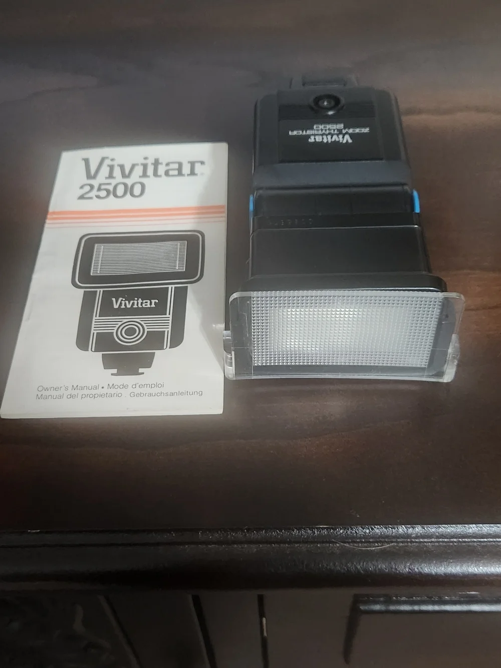 Vintage Vivitar Zoom Thyristor 2500 Flash - Black
